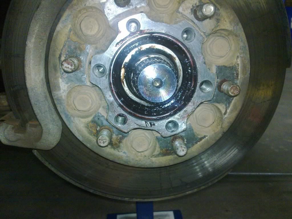 How to change wheel bearings on a nissan patrol #5