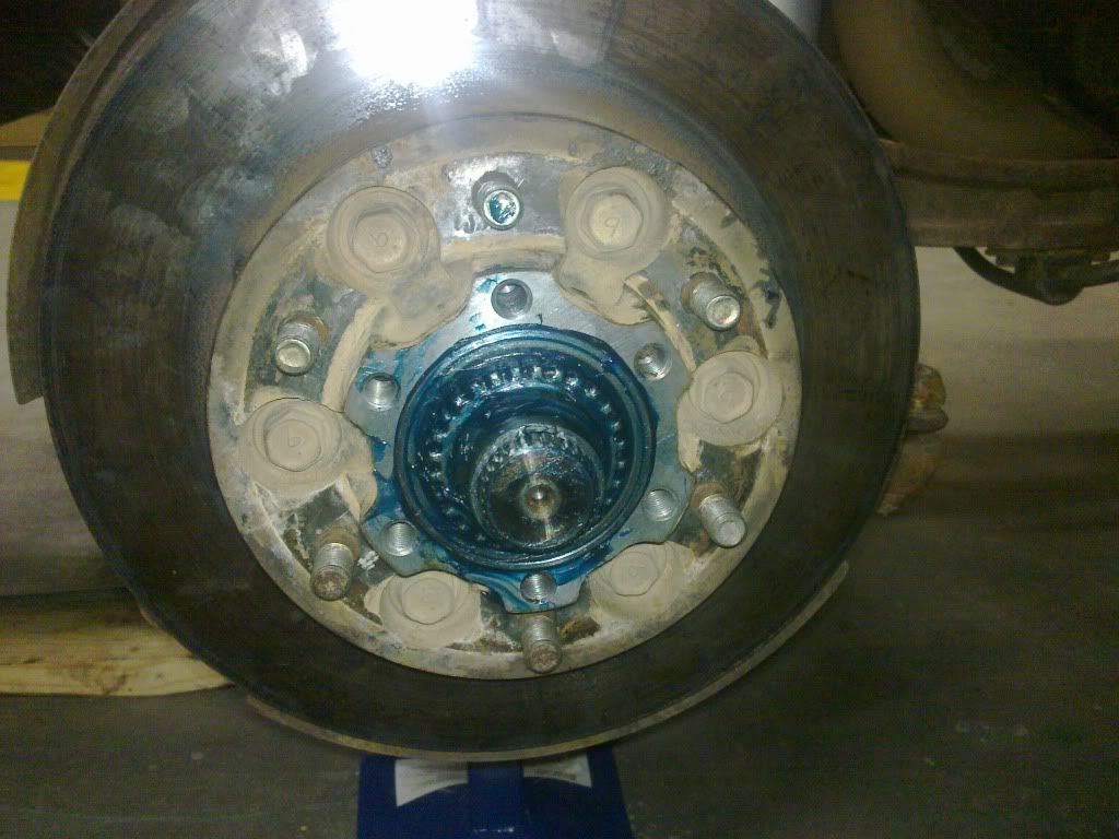 How to tighten nissan patrol wheel bearings #3